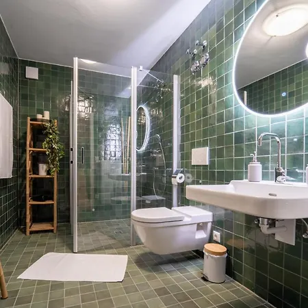 Dreamcation - Ehemalige Kirche & Souterrain Wohnung, 3d-tour, Terrasse, Bbq, Kamin Apartman *