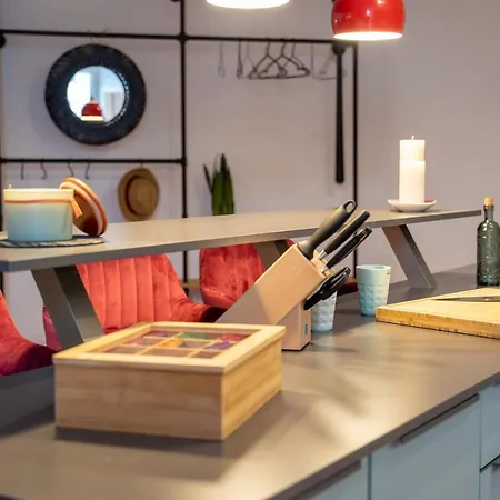 Dreamcation - Ehemalige Kirche & Souterrain Wohnung, 3d-tour, Terrasse, Bbq, Kamin Apartman *