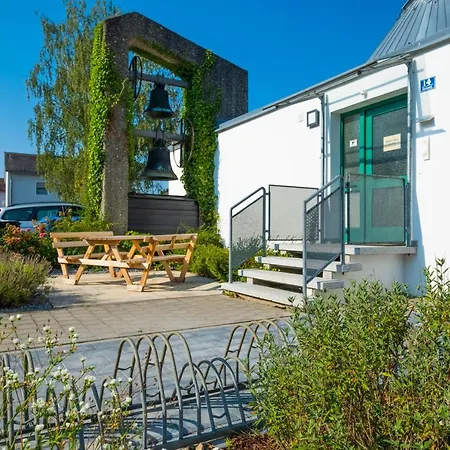 Dreamcation - Ehemalige Kirche & Souterrain Wohnung, 3d-tour, Terrasse, Bbq, Kamin Apartman *