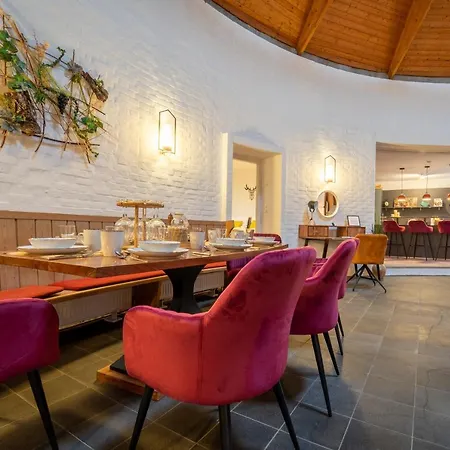 Dreamcation - Ehemalige Kirche & Souterrain Wohnung, 3d-tour, Terrasse, Bbq, Kamin Apartment Kelheim