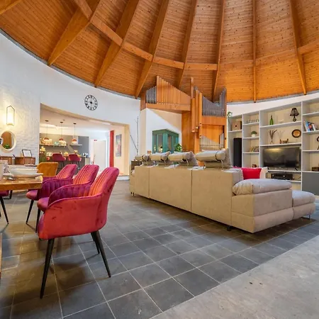 Dreamcation - Ehemalige Kirche & Souterrain Wohnung, 3d-tour, Terrasse, Bbq, Kamin Апартаменты *