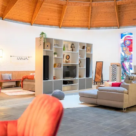 Dreamcation - Ehemalige Kirche & Souterrain Wohnung, 3d-tour, Terrasse, Bbq, Kamin * Кельхайм