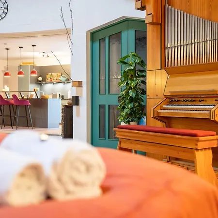 Апартаменты Dreamcation - Ehemalige Kirche & Souterrain Wohnung, 3d-tour, Terrasse, Bbq, Kamin